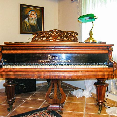 Awesome Home In Pleszew With Wifi Zawidowice Εξωτερικό φωτογραφία