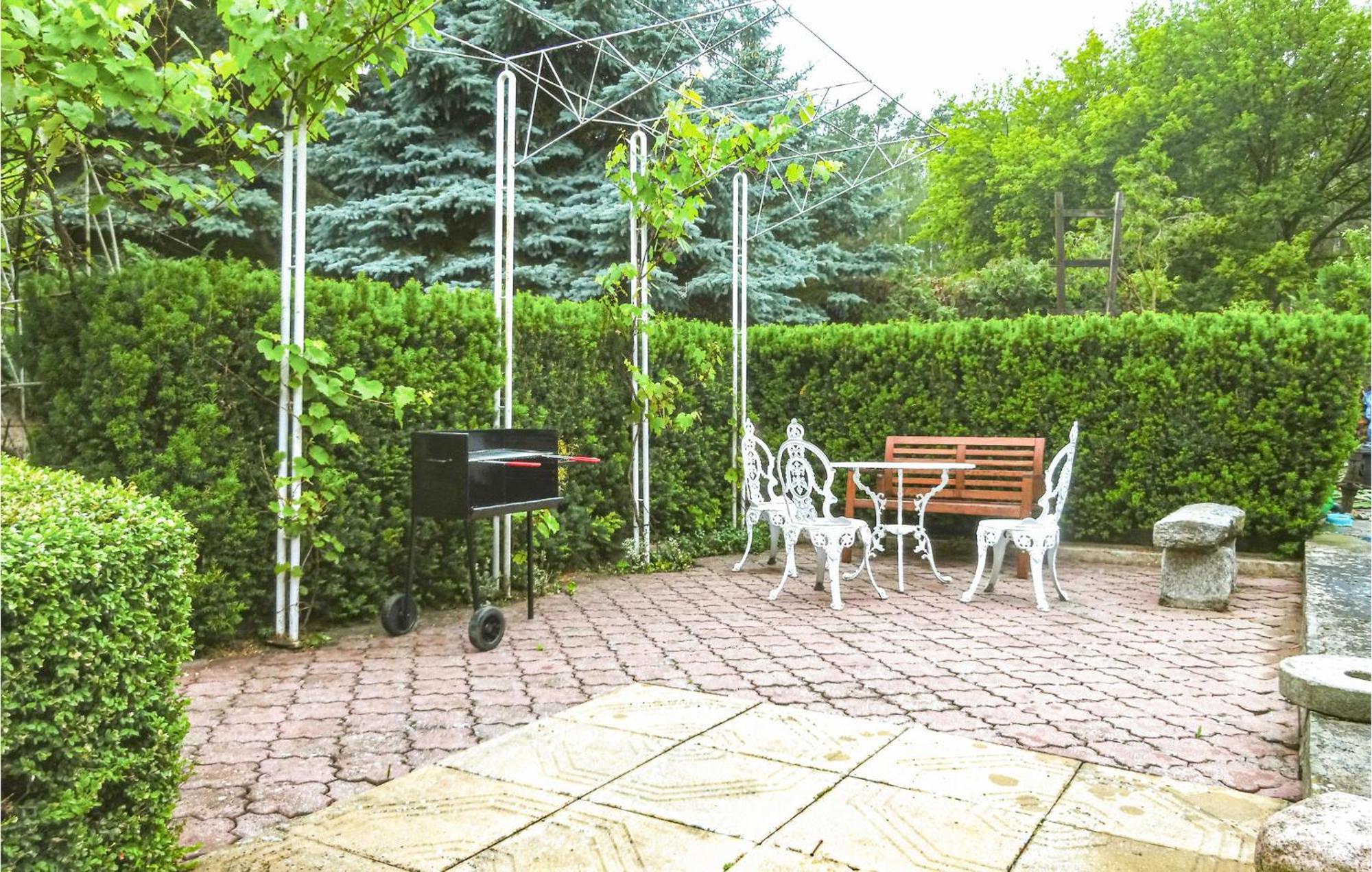 Awesome Home In Pleszew With Wifi Zawidowice Εξωτερικό φωτογραφία